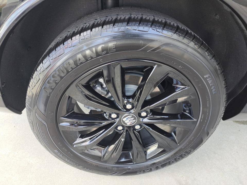 Used 2024 Buick Envista Sport Touring w/ Convenience I Package FWD image 18
