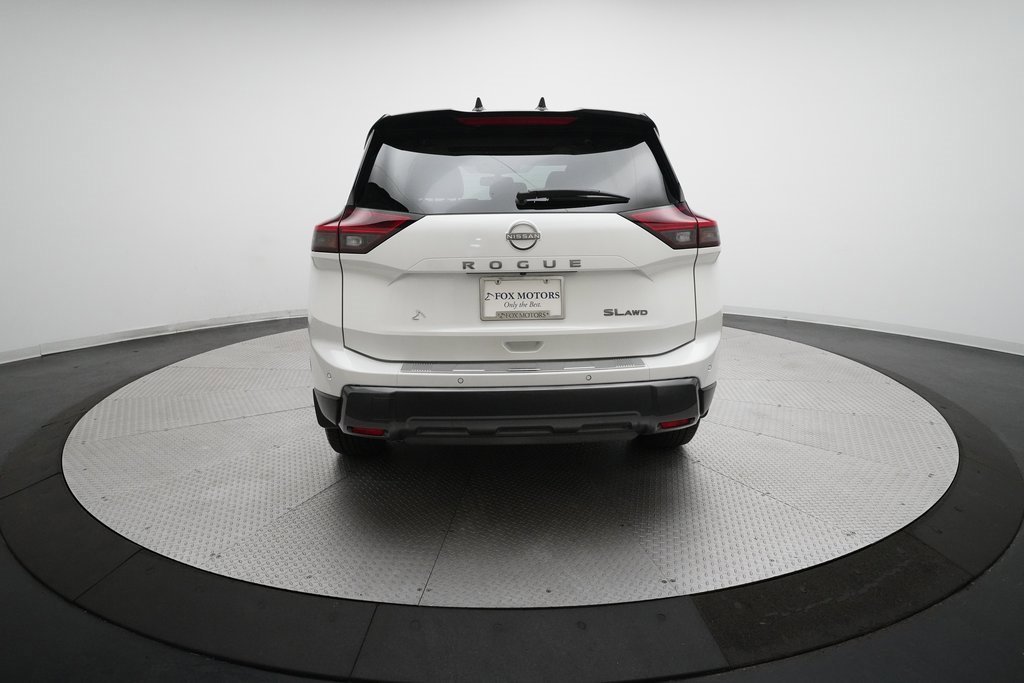 Used 2025 Nissan Rogue SL w/ Tech Package image 26