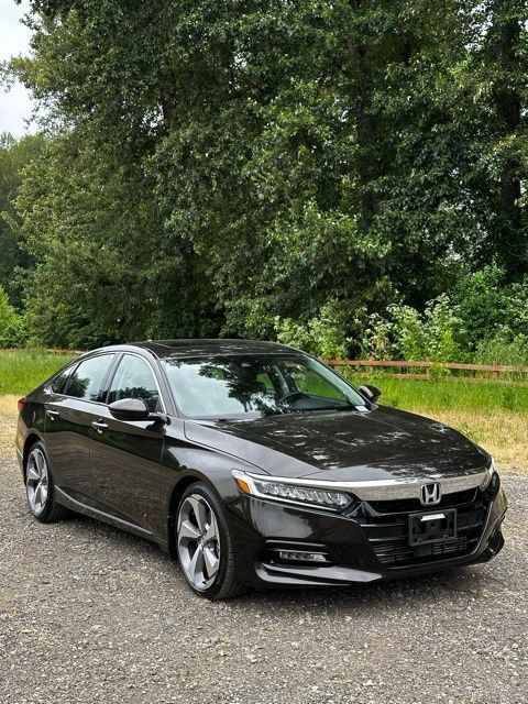 Used 2018 Honda Accord Touring image 2