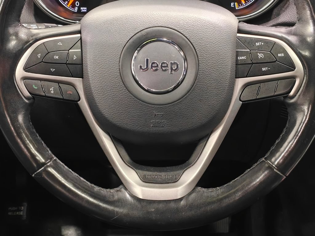 Used 2019 Jeep Grand Cherokee Altitude AWD/4WD image 5