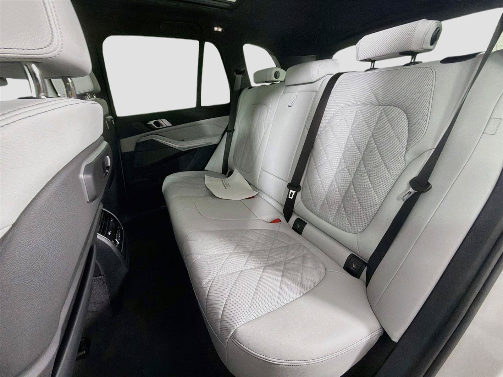 New 2026 BMW X5 xDrive40i w/ Climate Comfort Package AWD/4WD image 24