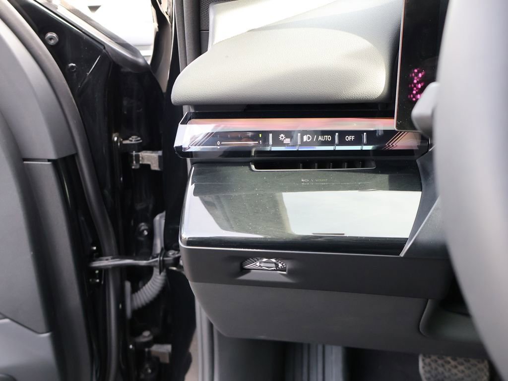 Certified 2025 BMW i5 xDrive40 w/ Premium Package image 39