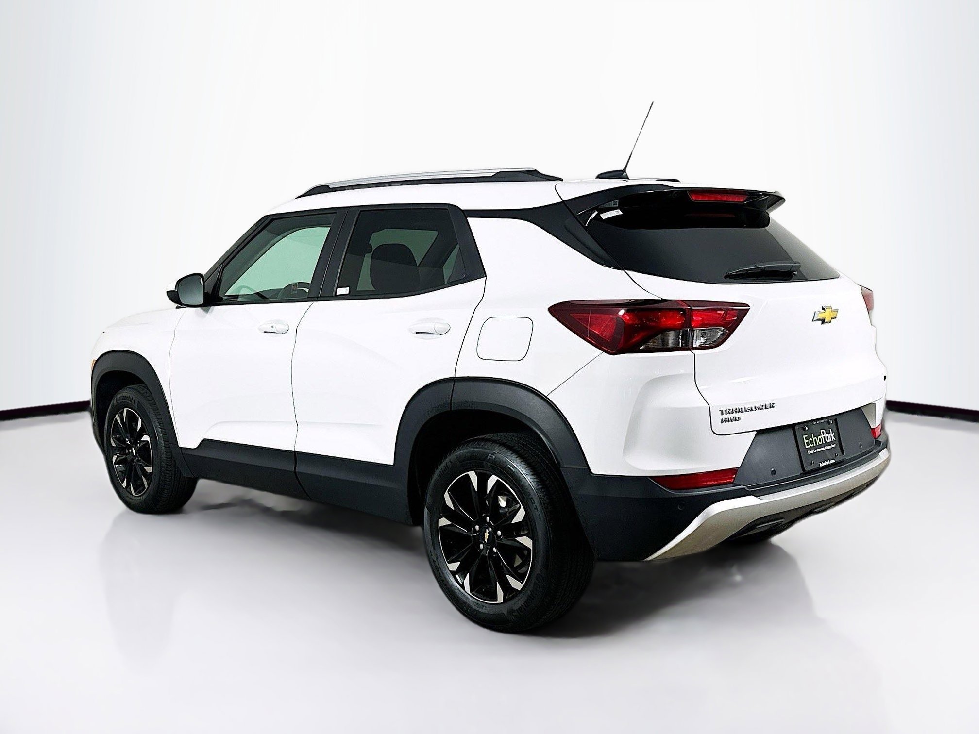 Used 2022 Chevrolet TrailBlazer LT w/ Driver Confidence Package image 5