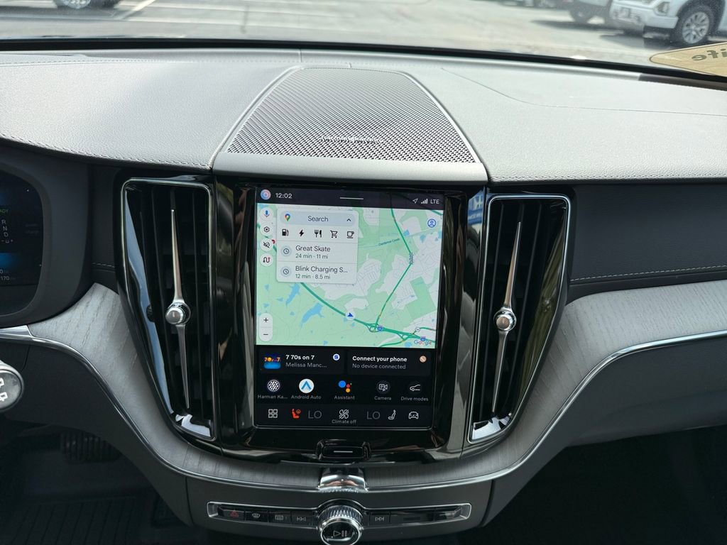 Used 2024 Volvo XC60 T8 Ultimate w/ Protection Package Premier AWD/4WD image 9