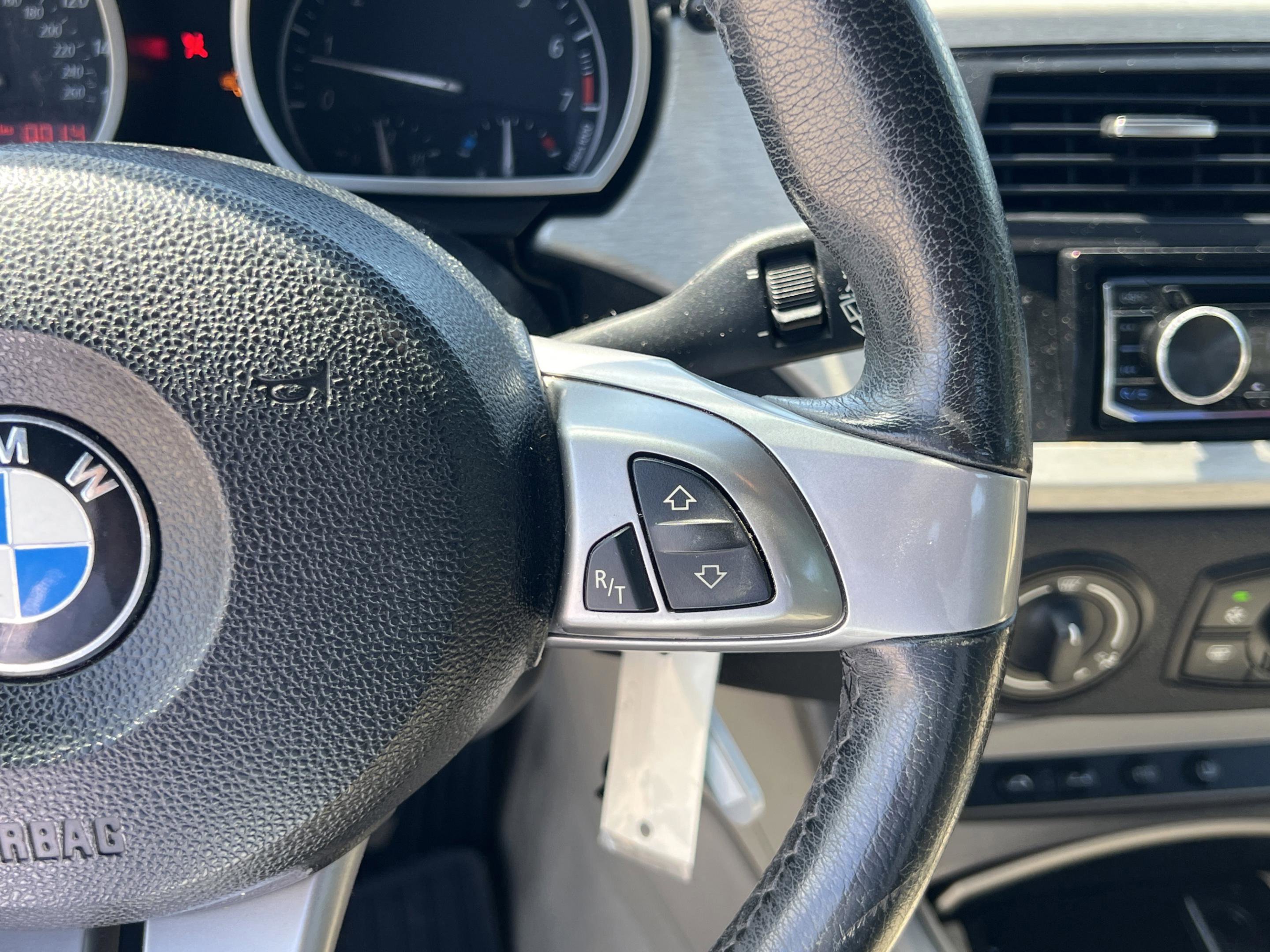 Used 2005 BMW Z4 2.5i image 18