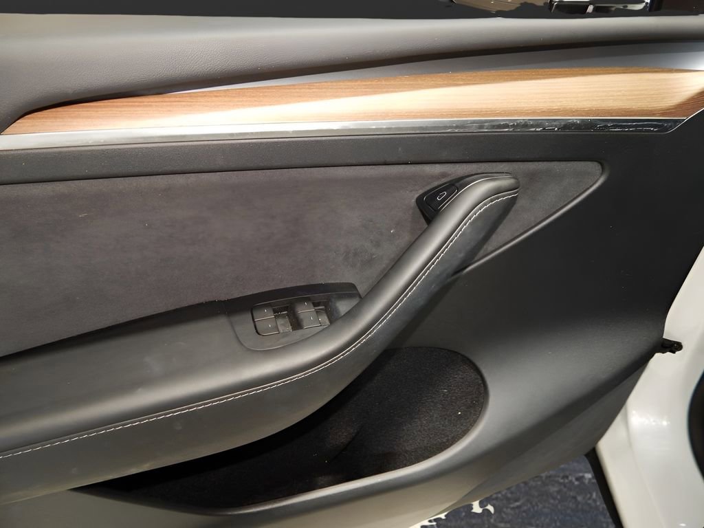 Used 2023 Tesla Model Y Long Range image 12