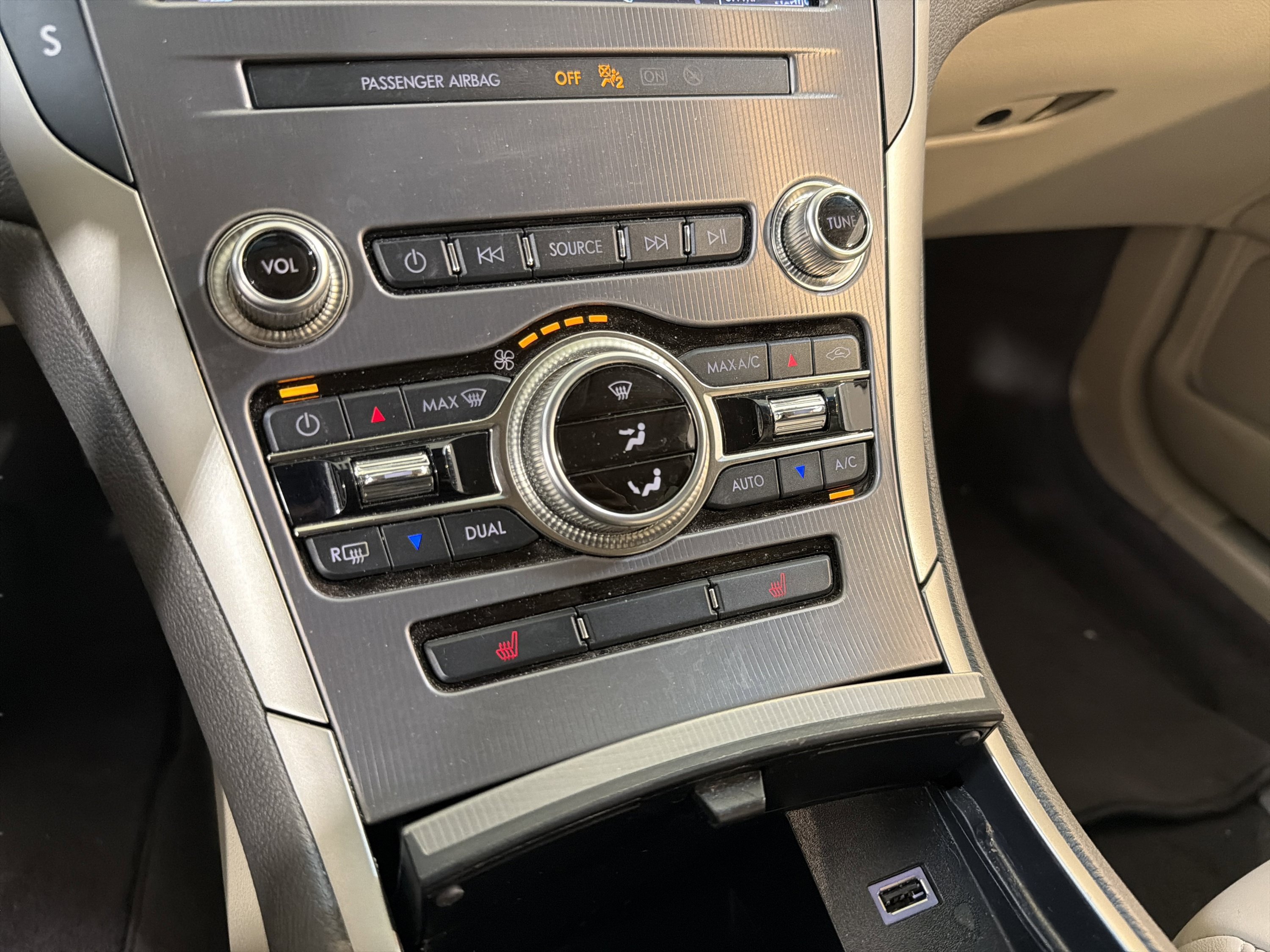 Used 2020 Lincoln MKZ w/ Convenience Package FWD image 19
