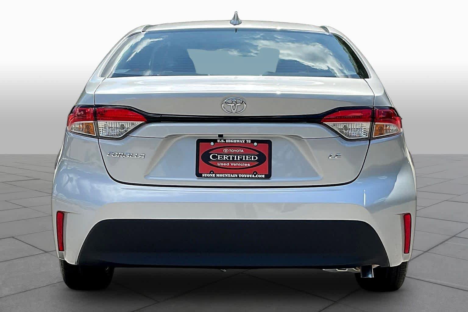 Used 2026 Toyota Corolla LE FWD image 5