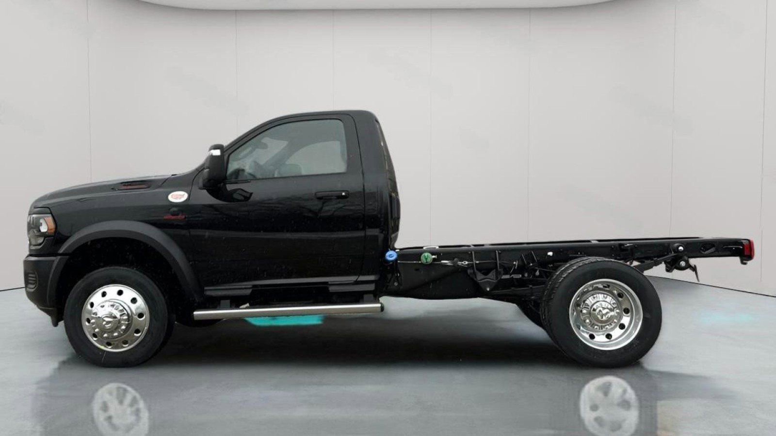 New 2024 RAM 4500 Tradesman AWD/4WD image 6