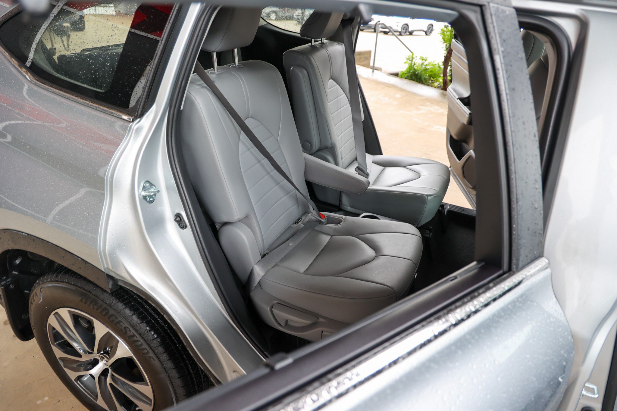 Used 2023 Toyota Highlander XLE FWD image 40