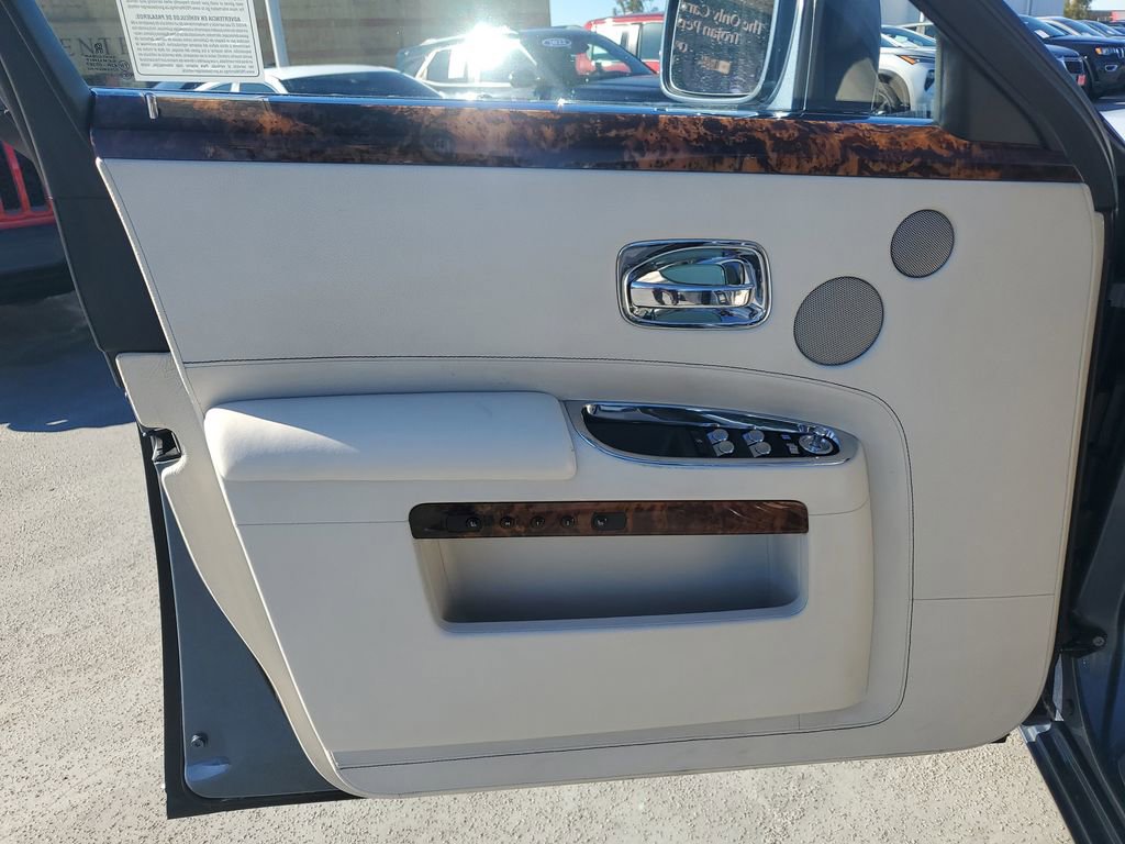 Used 2011 Rolls-Royce Ghost image 21