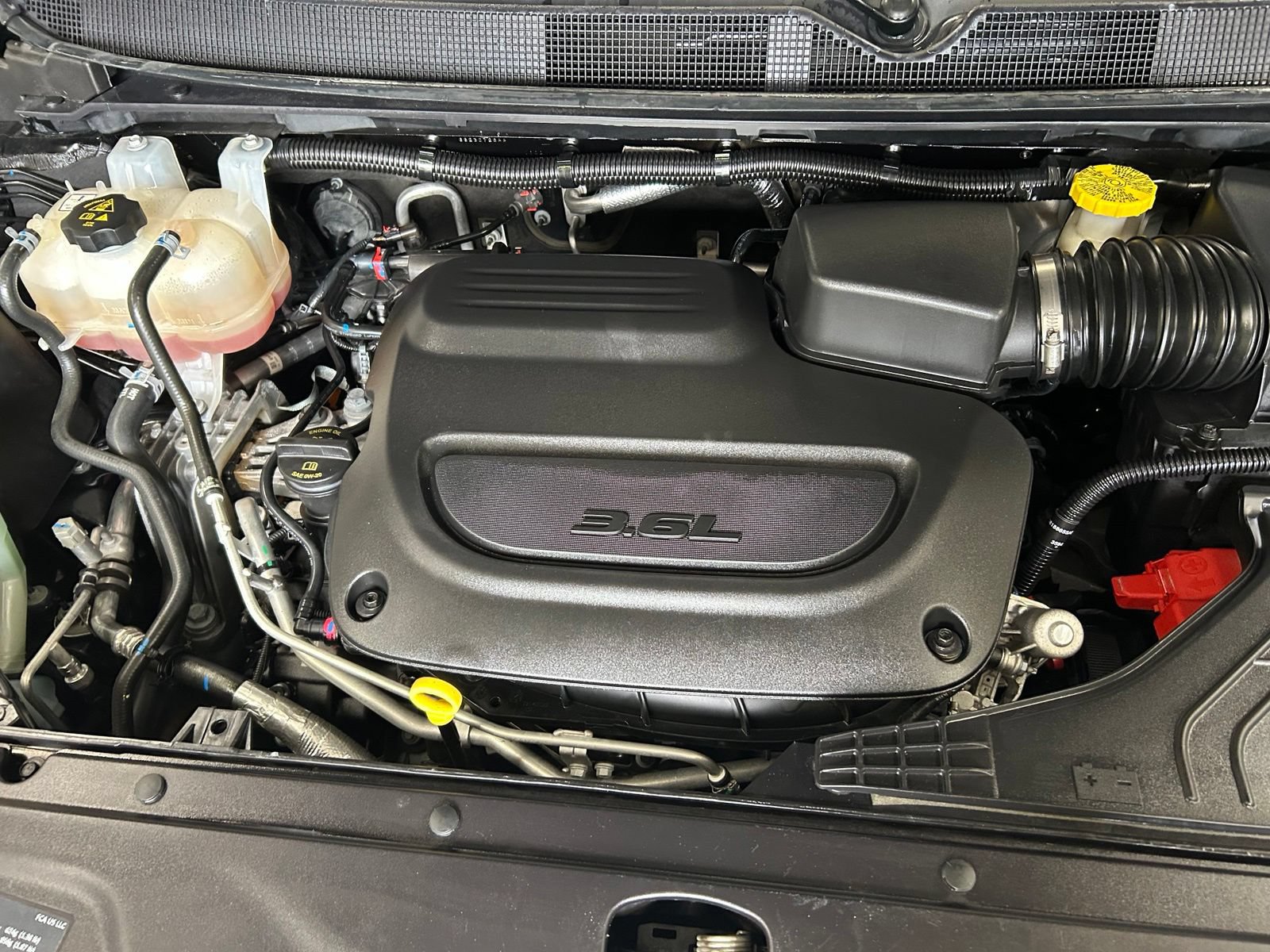 Certified 2025 Chrysler Pacifica Select FWD image 33