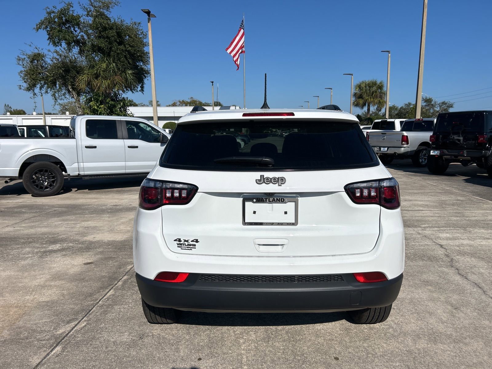 New 2026 Jeep Compass Latitude image 4