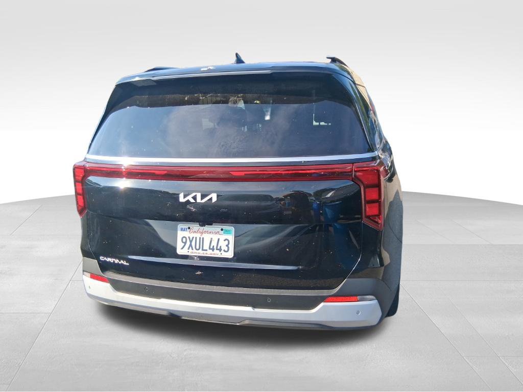 Certified 2026 Kia Carnival EX FWD image 6