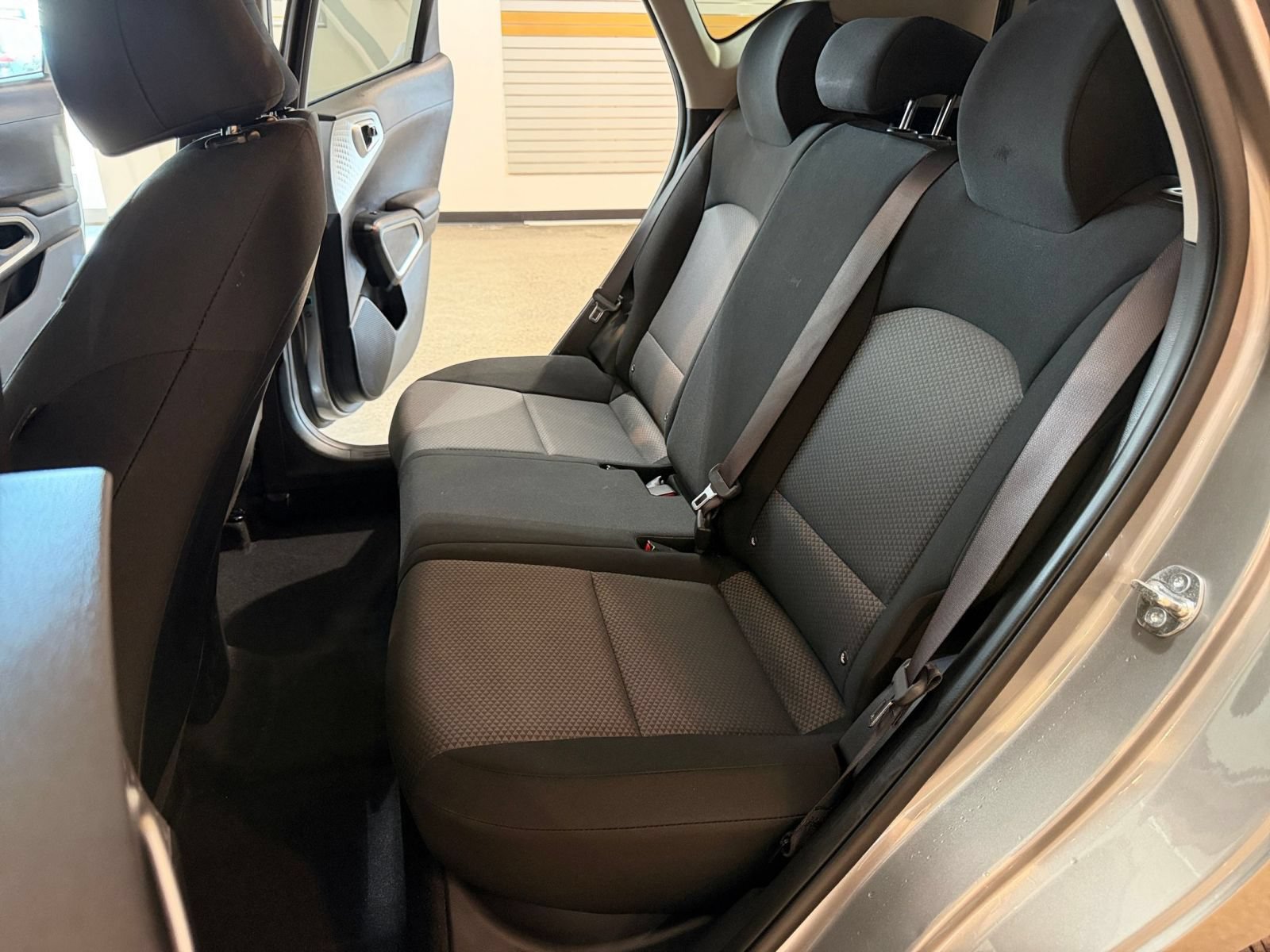 Used 2025 Kia Soul LX w/ LX Technology Package FWD image 37