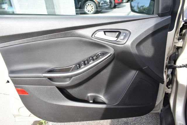 Used 2017 Ford Focus SE FWD image 17