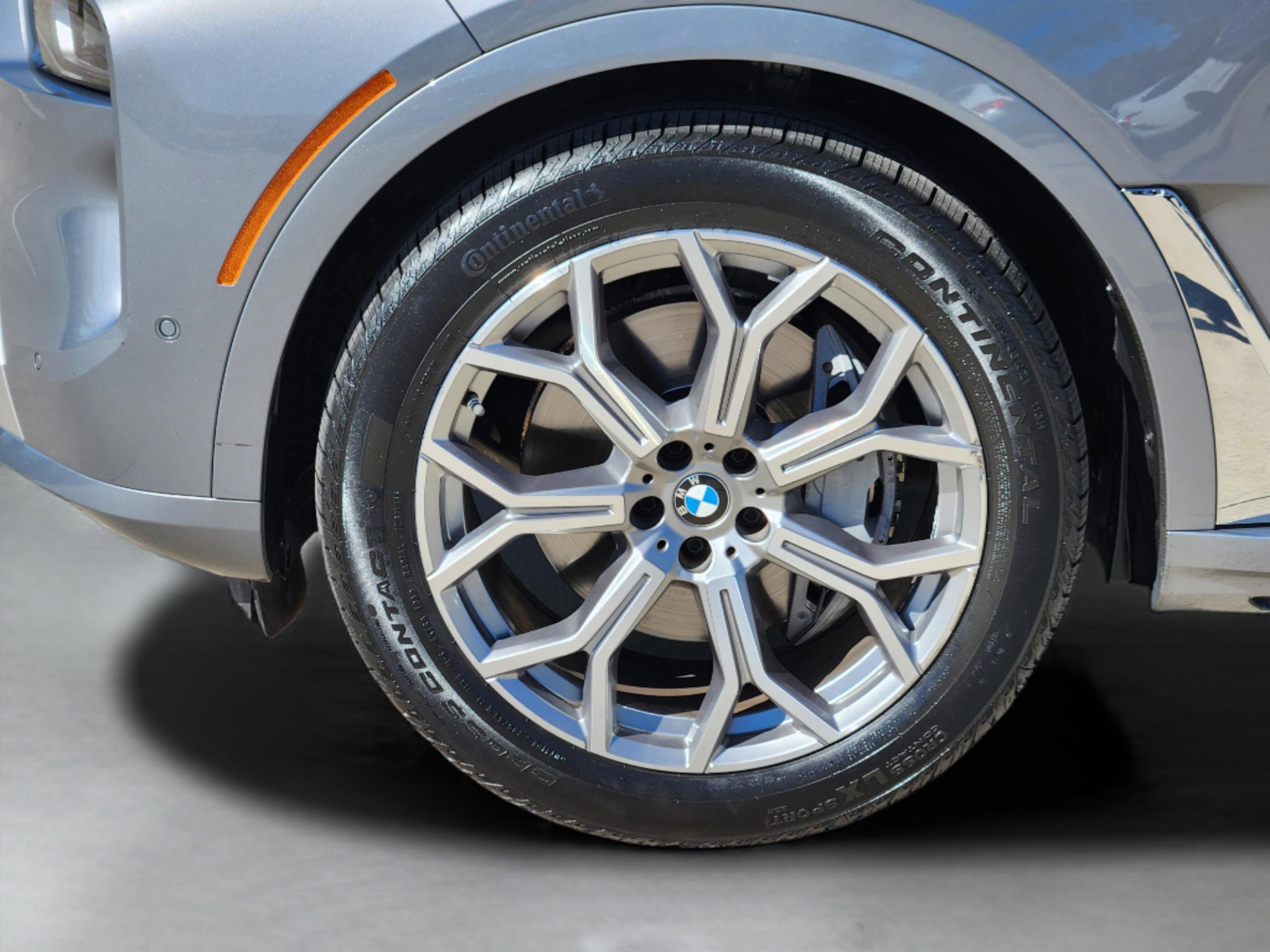 Used 2024 BMW X7 xDrive40i w/ Premium Package image 29