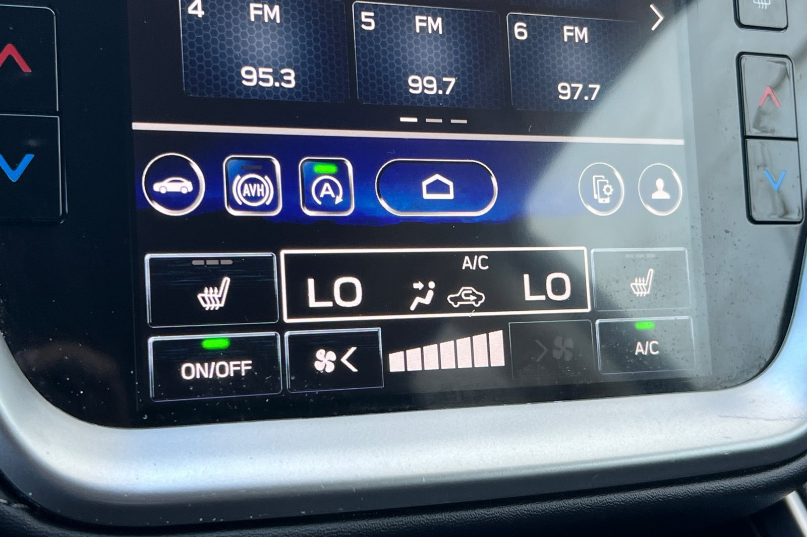 Used 2024 Subaru Outback Premium AWD/4WD image 23