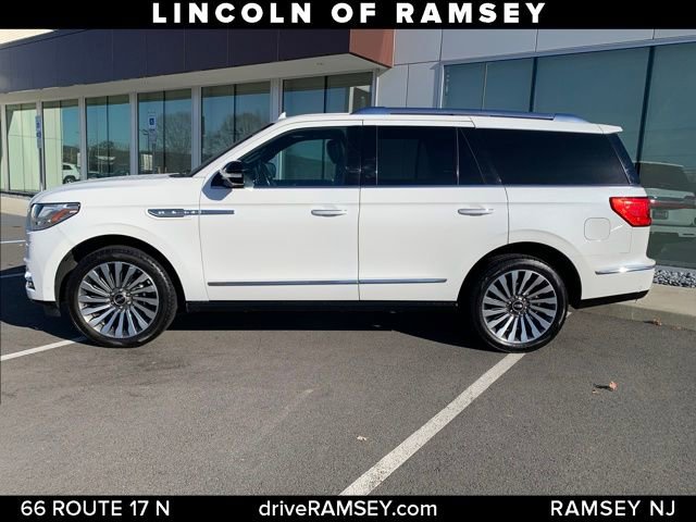 Used 2021 Lincoln Navigator Reserve w/ Luxury Package image 2