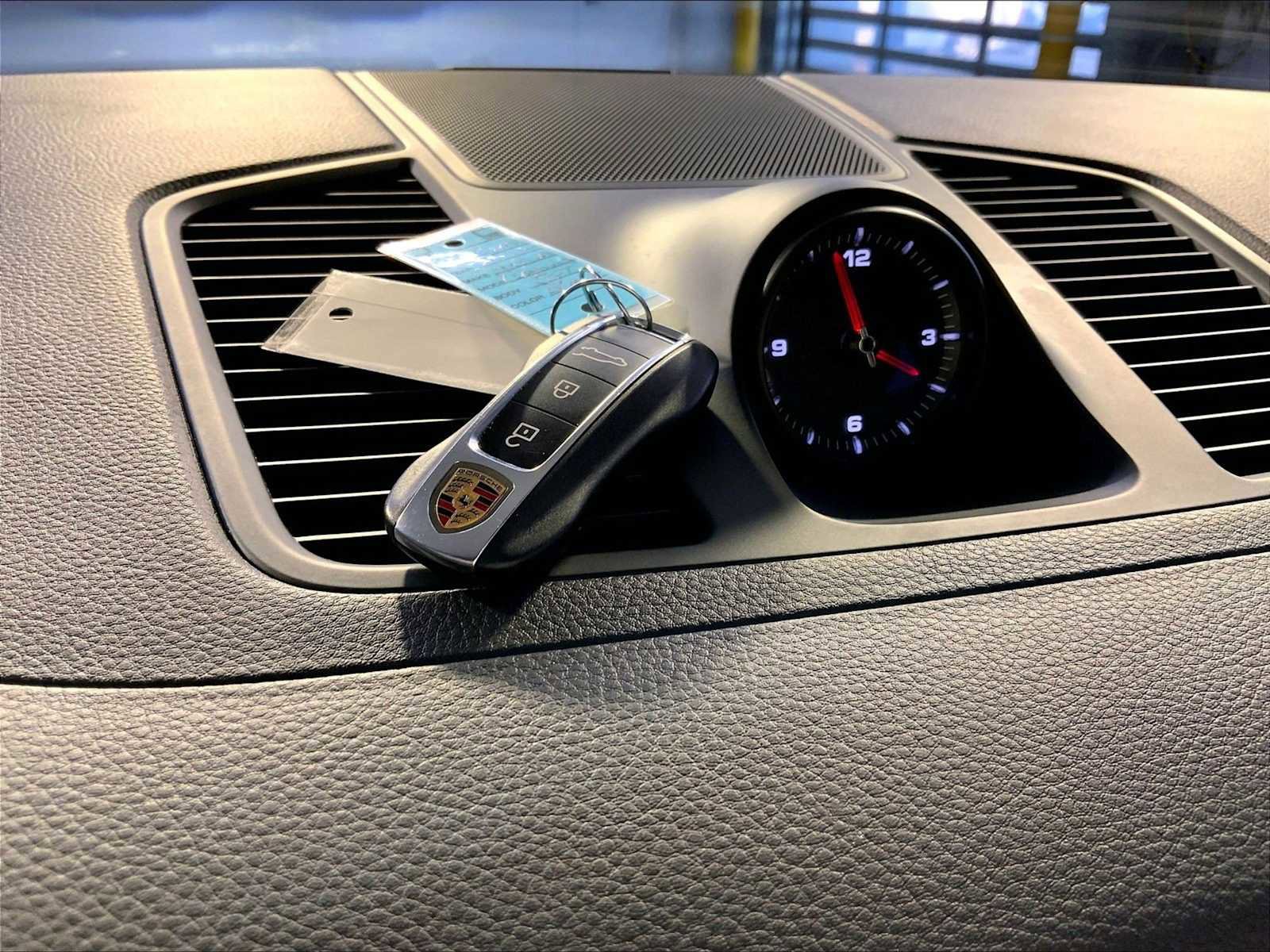 Certified 2022 Porsche Cayenne w/ Premium Package image 21