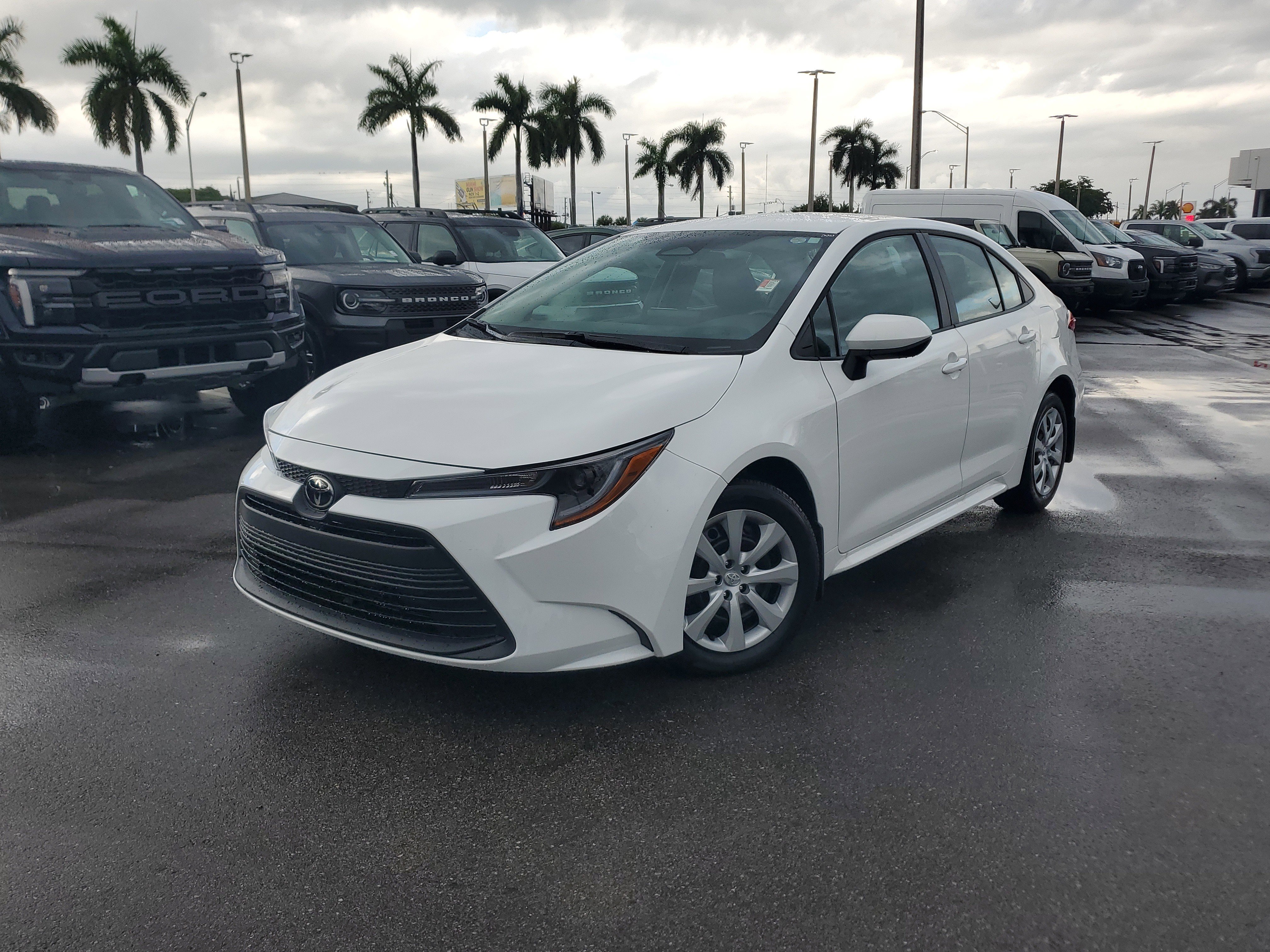 Used 2026 Toyota Corolla LE image 31