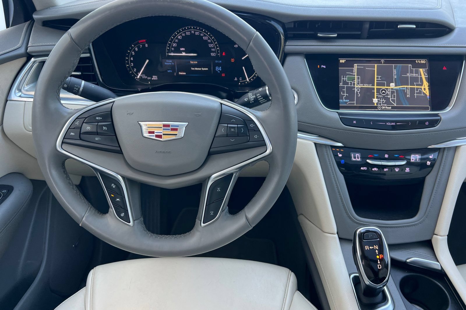 Used 2018 Cadillac XT5 Premium Luxury AWD/4WD image 11