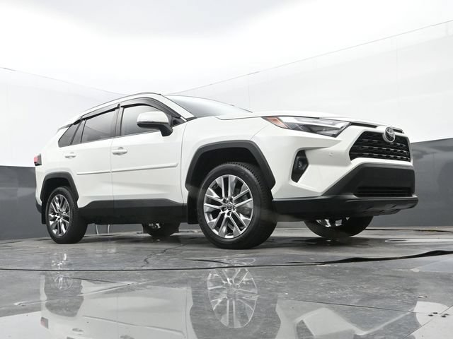 Used 2022 Toyota RAV4 XLE Premium AWD/4WD image 25