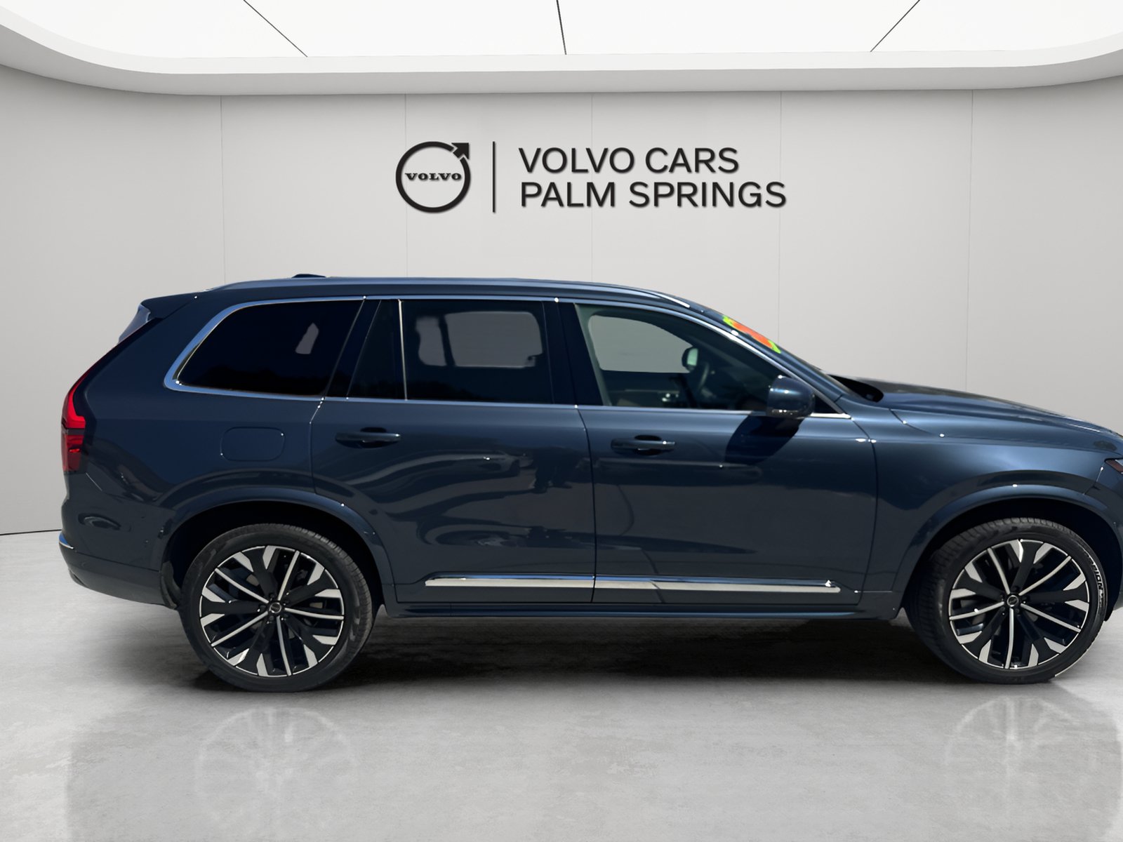 New 2026 Volvo XC90 T8 Plus w/ Protection Package AWD/4WD image 8