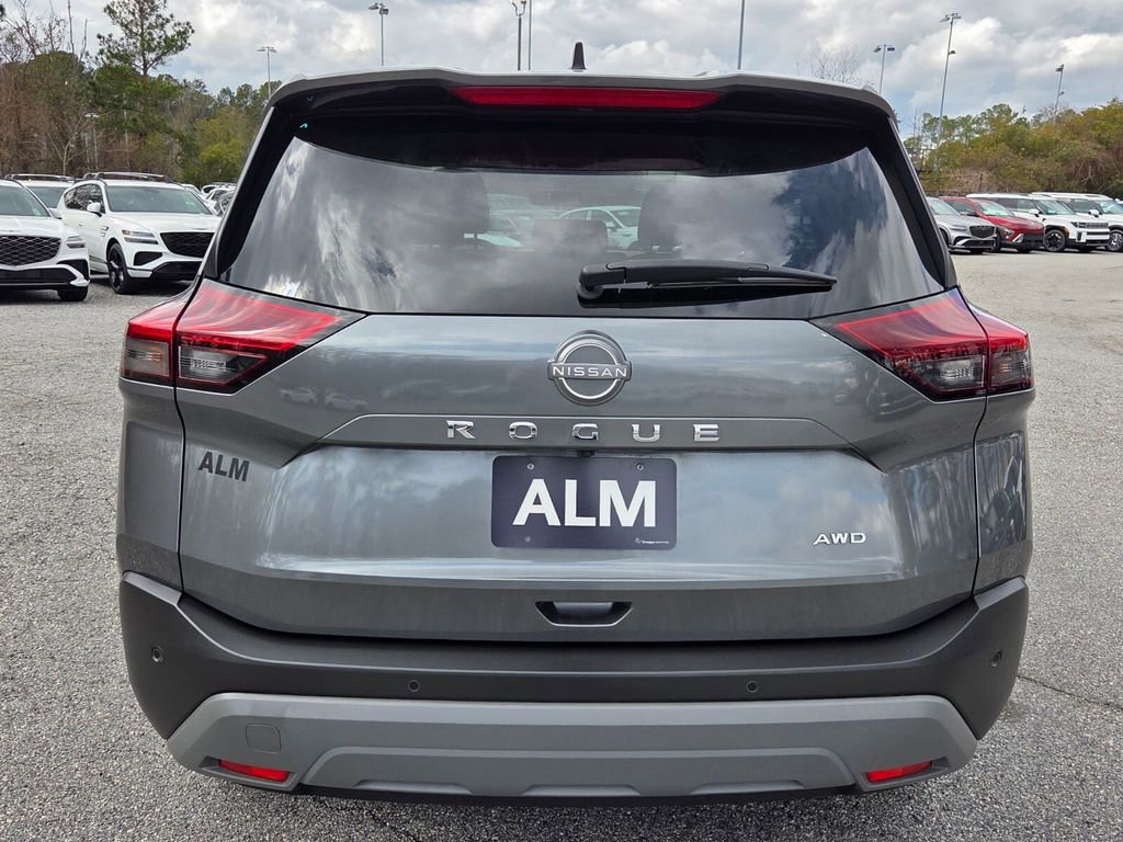 Used 2023 Nissan Rogue S image 11
