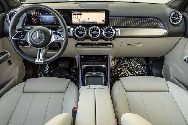 Used 2025 Mercedes-Benz GLB 250 image 6
