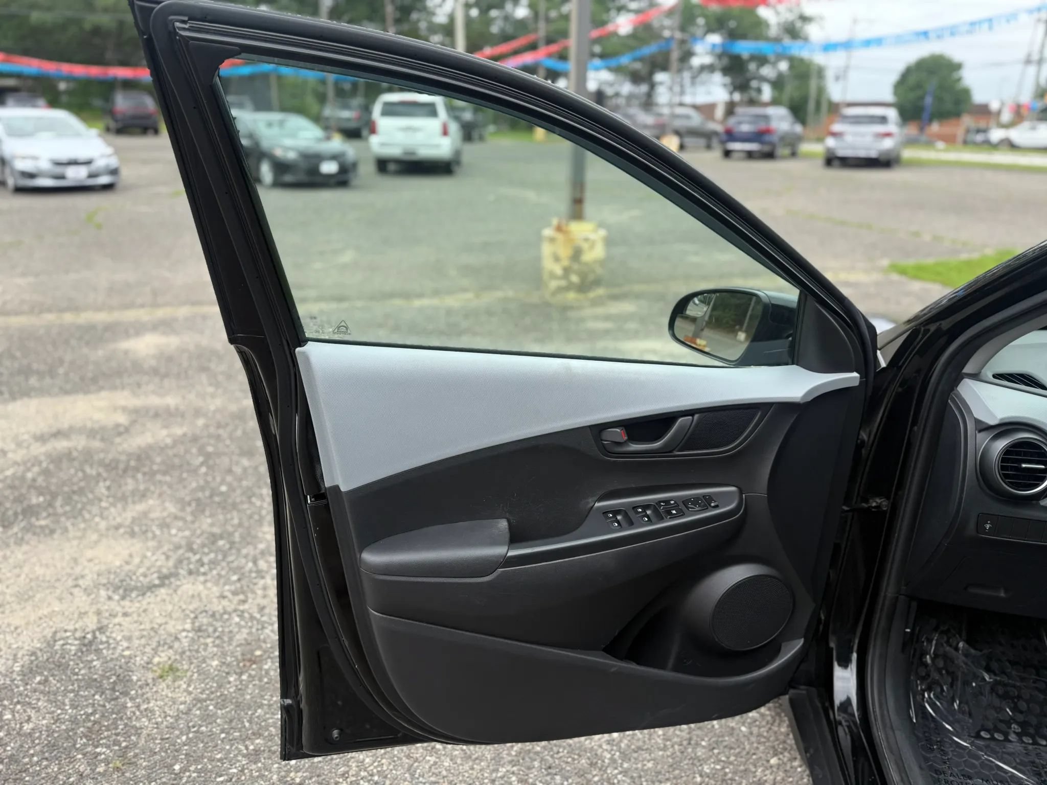 Used 2018 Hyundai Kona SE AWD/4WD image 11