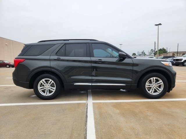 Used 2023 Ford Explorer XLT image 4