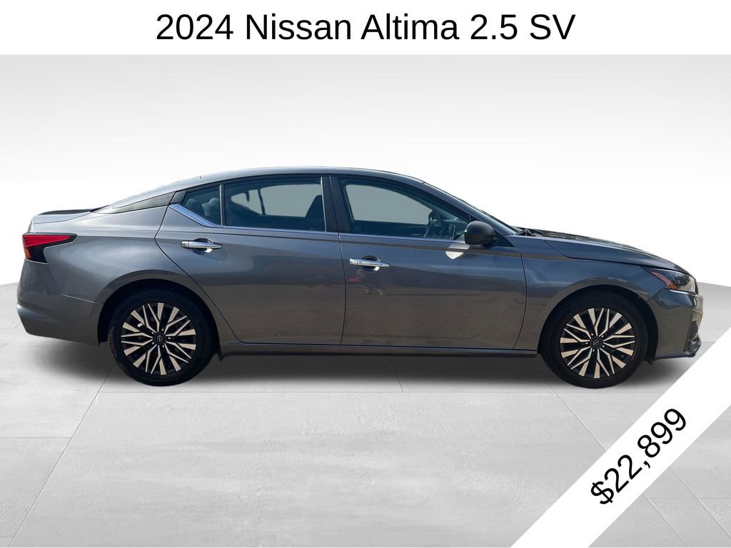Used 2024 Nissan Altima 2.5 SV image 2