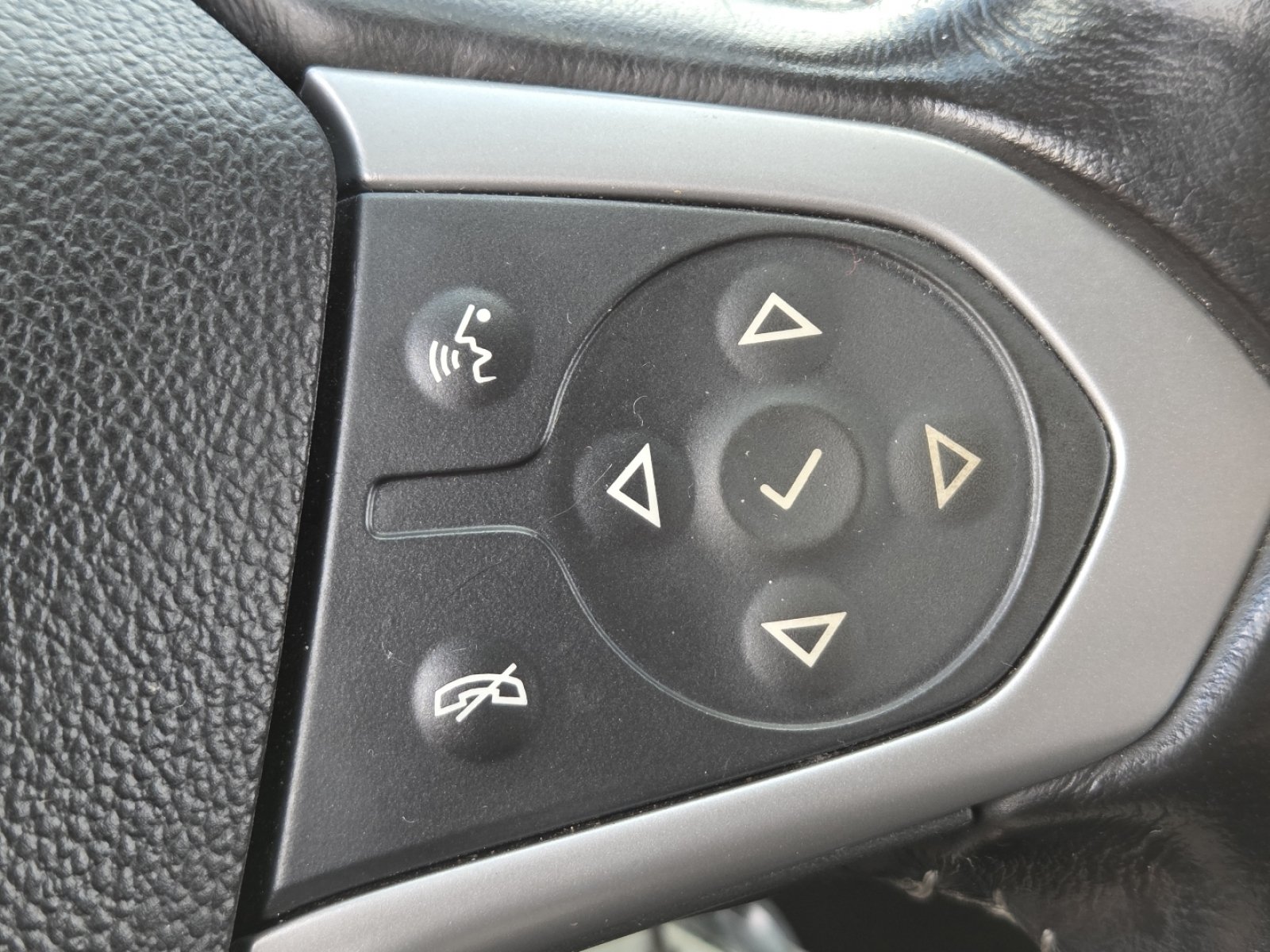 Used 2016 Chevrolet Colorado LT w/ LT Convenience Package AWD/4WD image 32