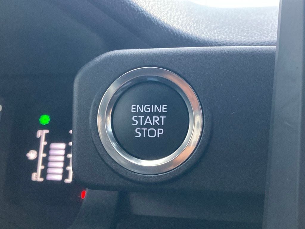 Certified 2025 Toyota 4Runner SR5 AWD/4WD image 18