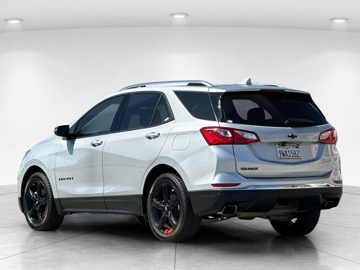 Used 2020 Chevrolet Equinox Premier w/ Premier Redline Edition FWD image 4