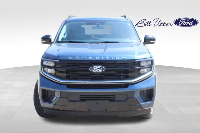 Used 2027 Ford Expedition Platinum w/ Platinum Ultimate Package AWD/4WD image 2
