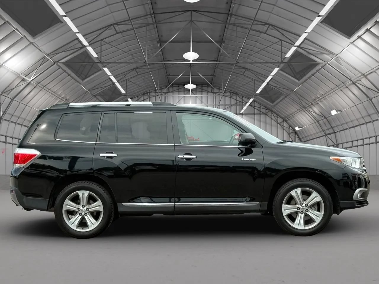 Used 2013 Toyota Highlander Limited AWD/4WD image 8