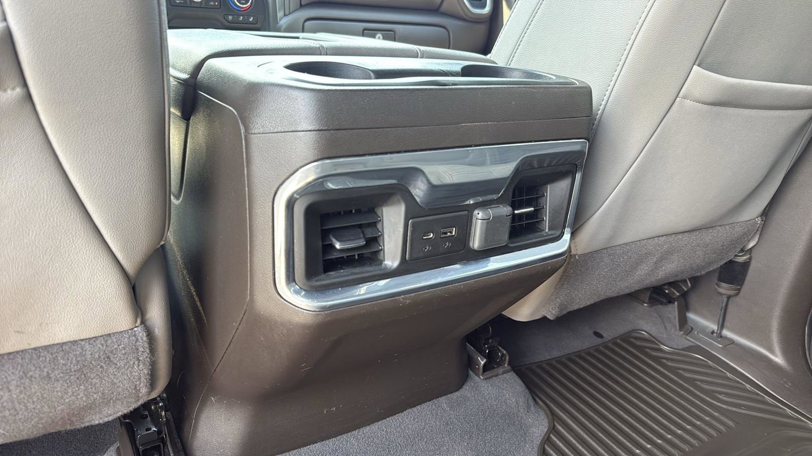 Used 2022 Chevrolet Silverado 1500 LTZ w/ Z71 Off-Road Package image 27