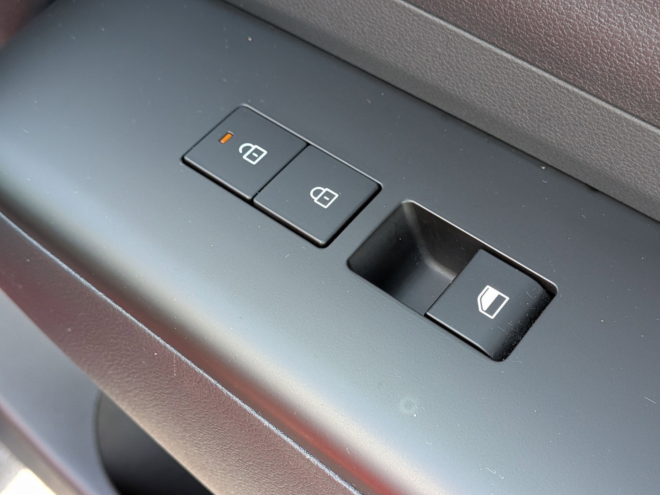 Used 2025 Hyundai Kona SEL FWD image 34