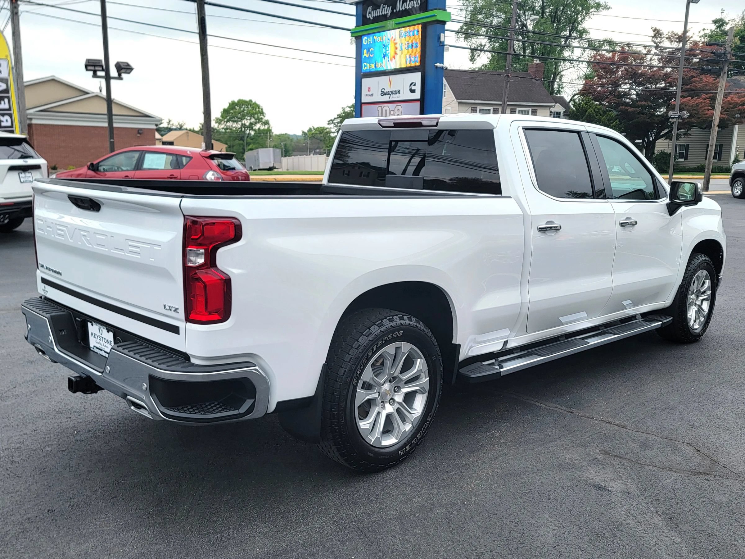 Used 2024 Chevrolet Silverado 1500 LTZ AWD/4WD image 5