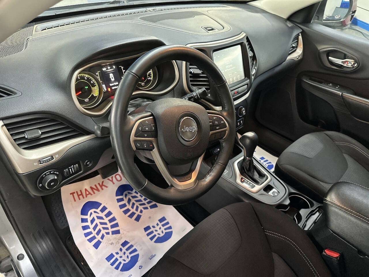 Used 2015 Jeep Cherokee Latitude w/ Comfort/Convenience Group image 16