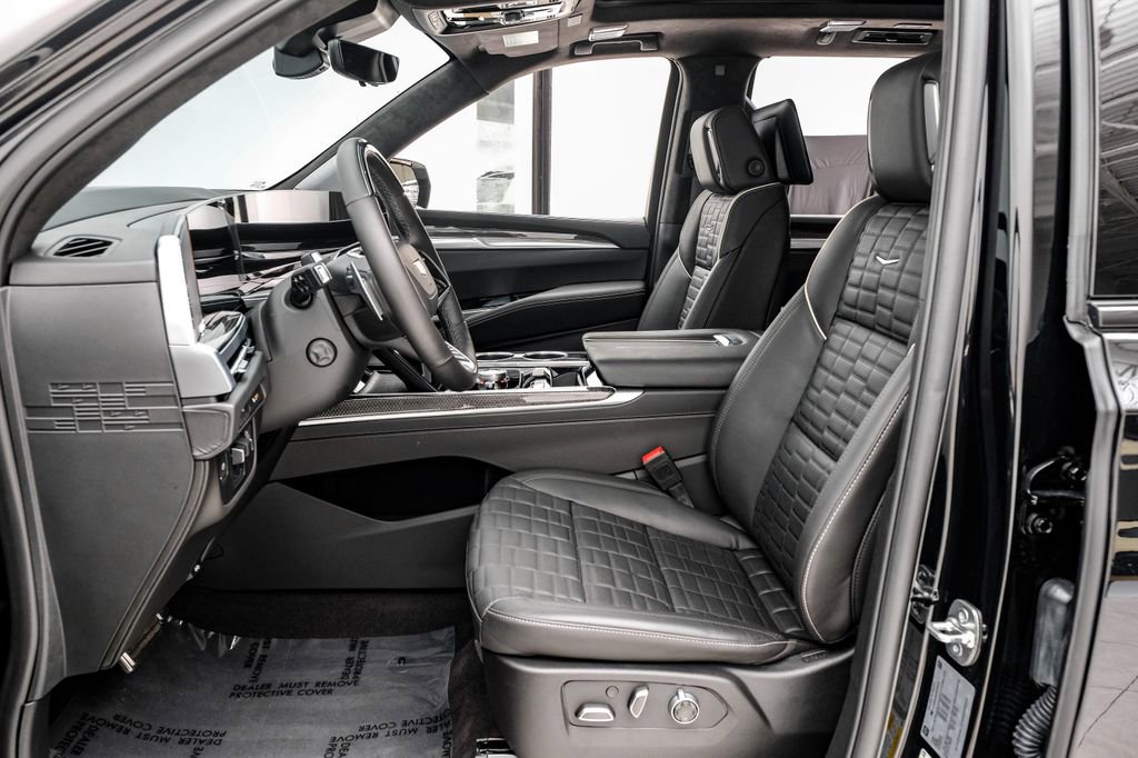 Used 2025 Cadillac Escalade V image 3