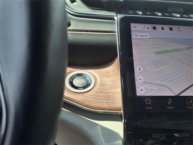 Used 2022 Jeep Grand Cherokee L Summit w/ Advanced Protech Group IV image 20