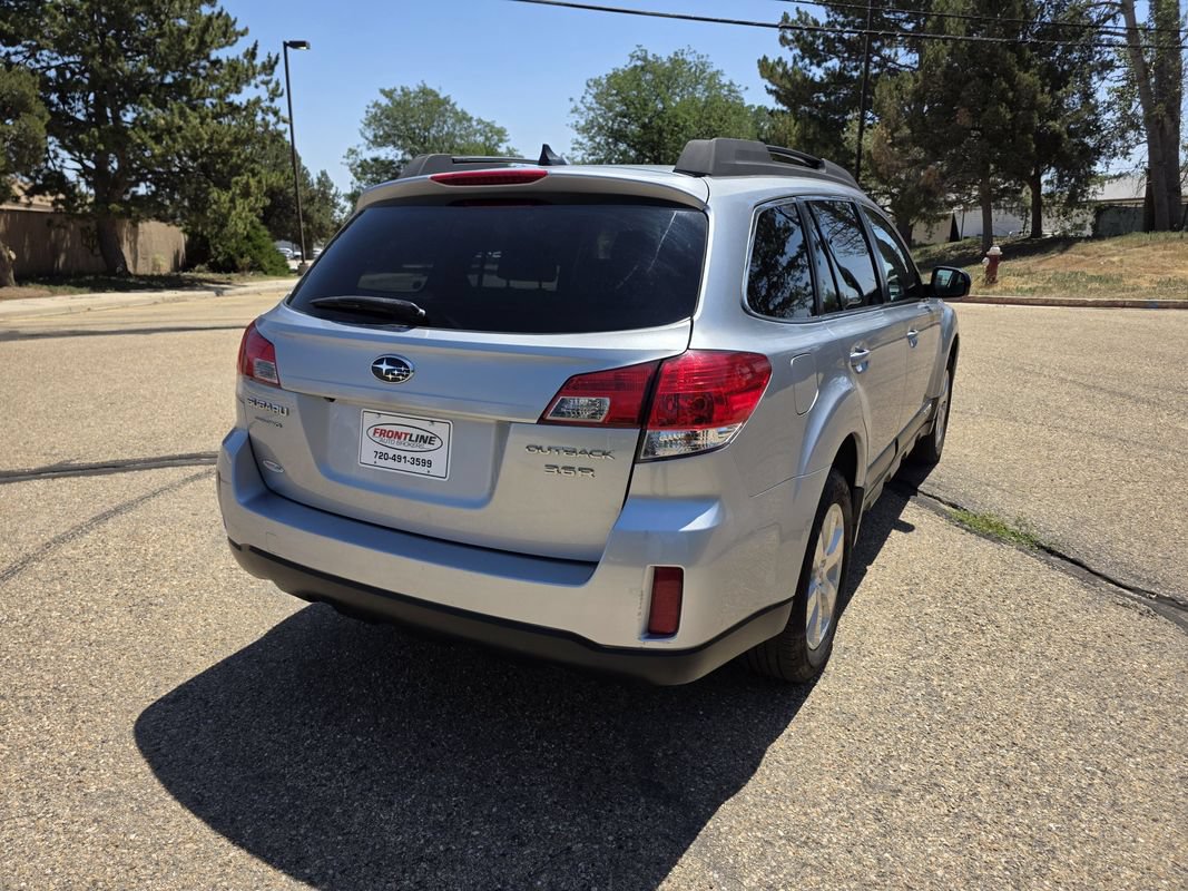 Used 2012 Subaru Outback 3.6R Limited w/ Moonroof Pkg AWD/4WD image 6
