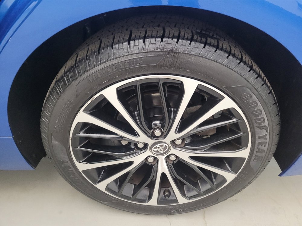 Used 2019 Toyota Camry SE w/ Convenience Package FWD image 31