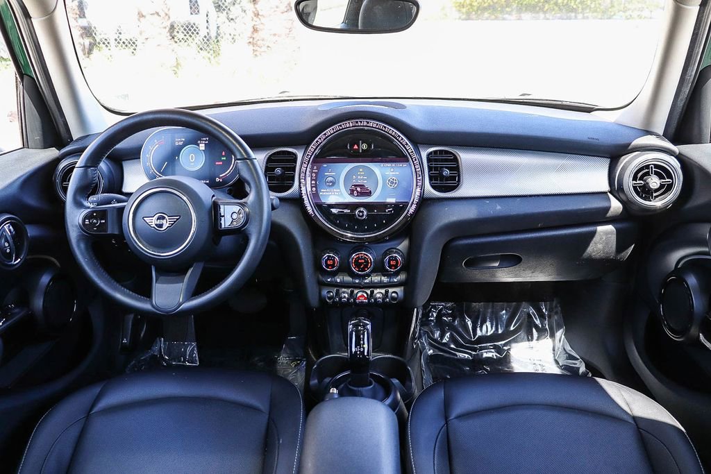 Used 2023 MINI Cooper 4-Door Hardtop image 18