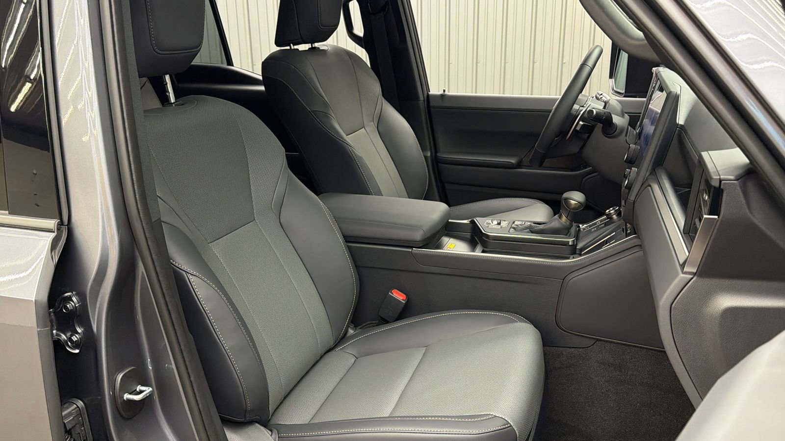 Used 2026 Lexus GX 550 w/ Accessory Package (2T) image 37