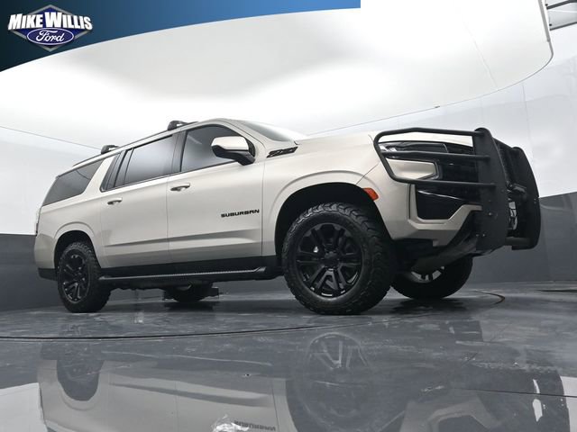 Used 2023 Chevrolet Suburban Z71 image 17