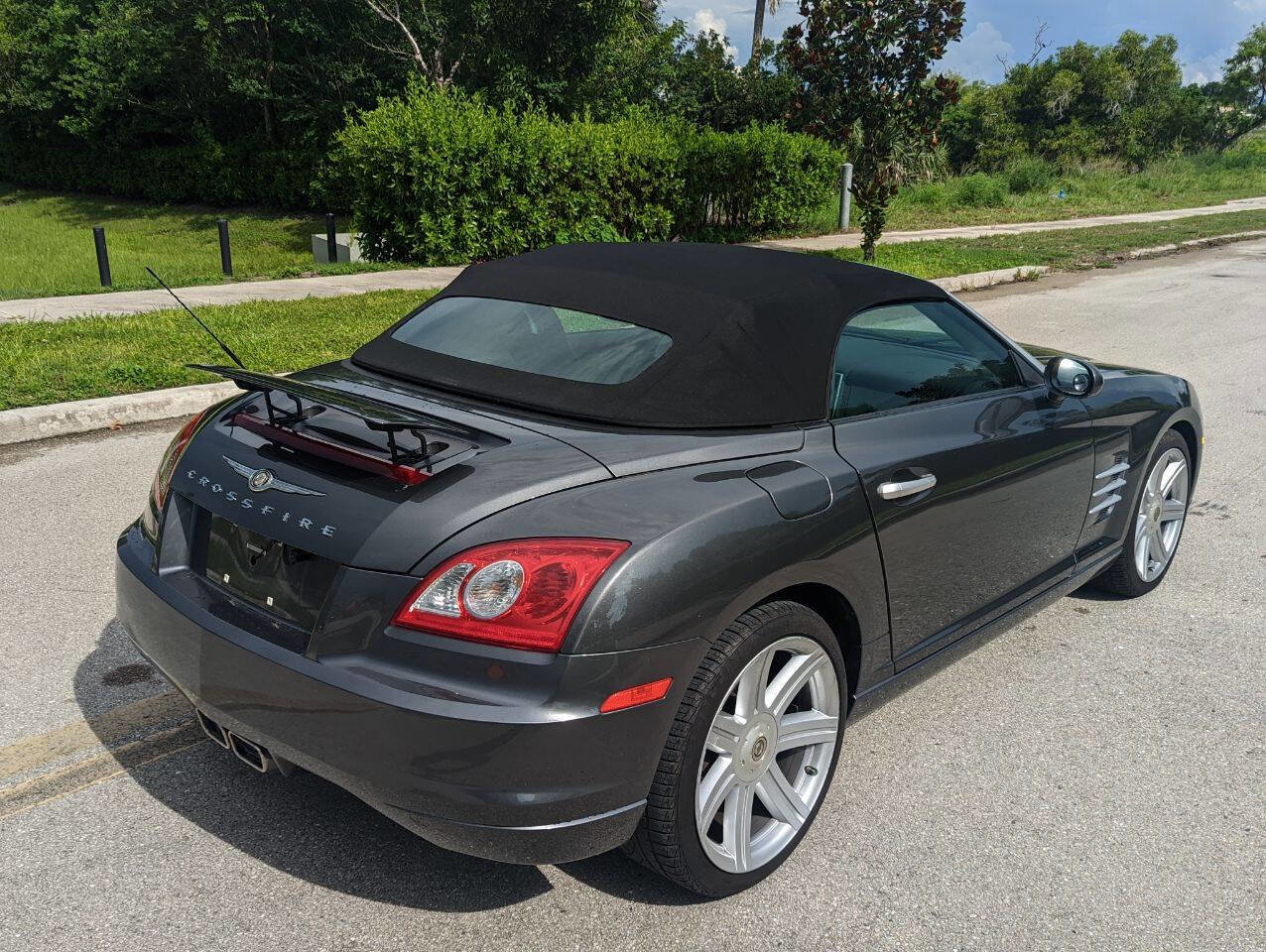 Used 2005 Chrysler Crossfire Limited image 6